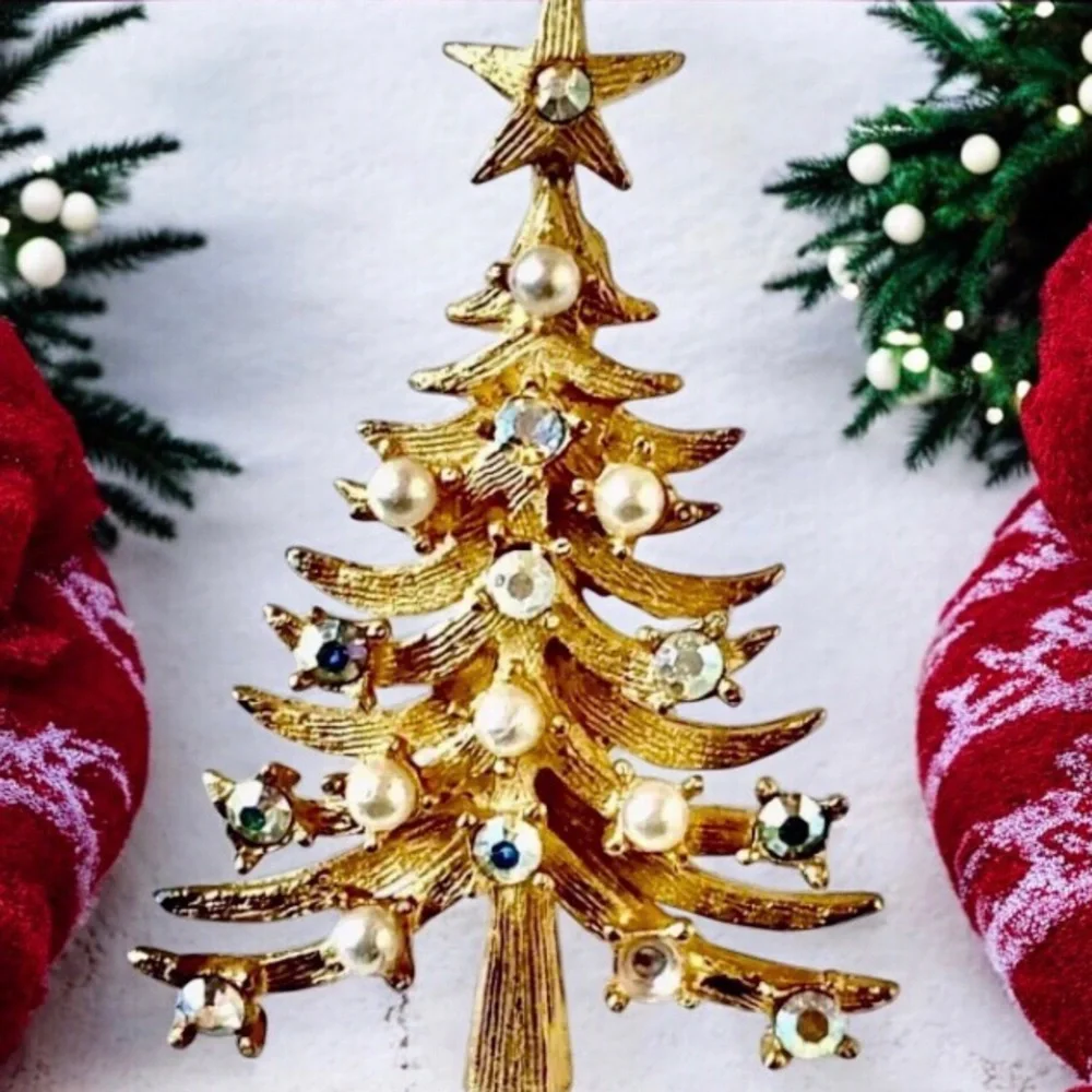 MYLU Vintage Christmas Tree Pin Goldtone AURORA BOREALIS RHINESTONE & PEARLS